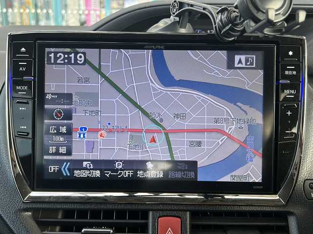 トヨタ ヴォクシー ハイブリッド V 愛知県 2014(平26)年 7.3万km ホワイトパールクリスタルシャイン 登録時走行距離72517キロ/社外ナ10インチナビ/(BT/CD/AMFMラジオ)/ビルトインETC/LEDオートヘッドランプ/シートヒーター(前席)/両側パワースライドドア/クルーズコントロール/革巻きステアリング/ステアリングスイッチ/スマートキー＆プッシュスタート/純正15インチアルミホイール/リアロールサンシェード/バックモニター/バックカメラ/前後方ドライブレコーダー/純正フロアマット/純正ドアバイザー/ワンオーナー/取扱説明書/保証書/整備記録簿