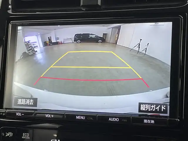 トヨタ プリウス Sセーフティプラス 福岡県 2018(平30)年 5.9万km ホワイトパールクリスタルシャイン 純正９型ナビ（フルセグＴＶ）　/バックカメラ　/ビルトインＥＴＣ　/前方ドラレコ　/レーダークルーズコントロール　/コーナーセンサー　/衝突被害軽減　/レーンキープ　/ＰＫＳＢ　/パーキングアシスト　/純正１７インチＡＷ