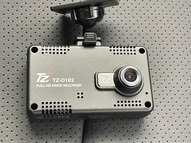 トヨタ プリウス Sセーフティプラス 福岡県 2018(平30)年 5.9万km ホワイトパールクリスタルシャイン 純正９型ナビ（フルセグＴＶ）　/バックカメラ　/ビルトインＥＴＣ　/前方ドラレコ　/レーダークルーズコントロール　/コーナーセンサー　/衝突被害軽減　/レーンキープ　/ＰＫＳＢ　/パーキングアシスト　/純正１７インチＡＷ