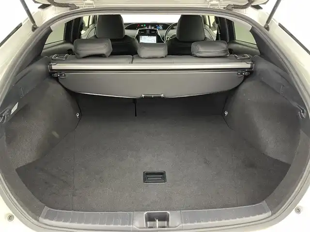 トヨタ プリウス Sセーフティプラス 福岡県 2018(平30)年 5.9万km ホワイトパールクリスタルシャイン 純正９型ナビ（フルセグＴＶ）　/バックカメラ　/ビルトインＥＴＣ　/前方ドラレコ　/レーダークルーズコントロール　/コーナーセンサー　/衝突被害軽減　/レーンキープ　/ＰＫＳＢ　/パーキングアシスト　/純正１７インチＡＷ