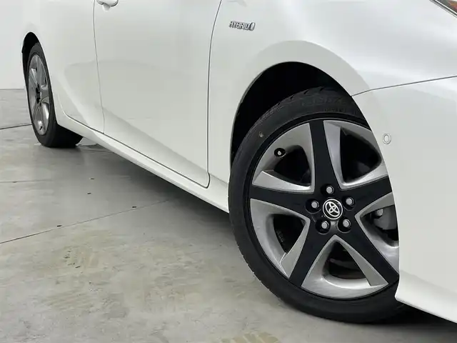 トヨタ プリウス Sセーフティプラス 福岡県 2018(平30)年 5.9万km ホワイトパールクリスタルシャイン 純正９型ナビ（フルセグＴＶ）　/バックカメラ　/ビルトインＥＴＣ　/前方ドラレコ　/レーダークルーズコントロール　/コーナーセンサー　/衝突被害軽減　/レーンキープ　/ＰＫＳＢ　/パーキングアシスト　/純正１７インチＡＷ