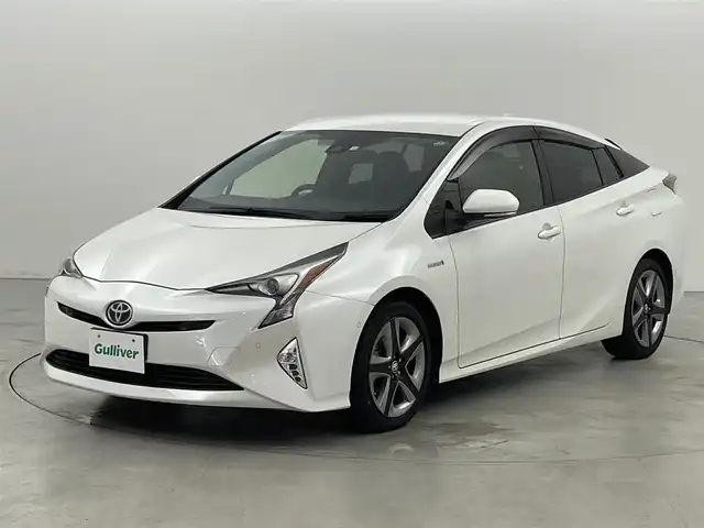 トヨタ プリウス Sセーフティプラス 福岡県 2018(平30)年 5.9万km ホワイトパールクリスタルシャイン 純正９型ナビ（フルセグＴＶ）　/バックカメラ　/ビルトインＥＴＣ　/前方ドラレコ　/レーダークルーズコントロール　/コーナーセンサー　/衝突被害軽減　/レーンキープ　/ＰＫＳＢ　/パーキングアシスト　/純正１７インチＡＷ