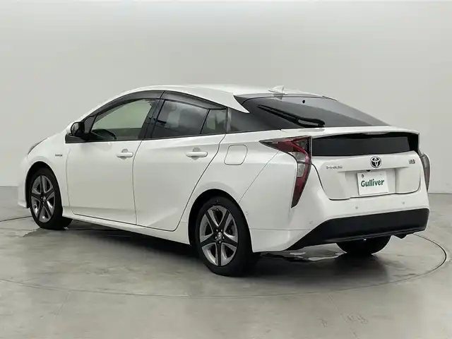 トヨタ プリウス Sセーフティプラス 福岡県 2018(平30)年 5.9万km ホワイトパールクリスタルシャイン 純正９型ナビ（フルセグＴＶ）　/バックカメラ　/ビルトインＥＴＣ　/前方ドラレコ　/レーダークルーズコントロール　/コーナーセンサー　/衝突被害軽減　/レーンキープ　/ＰＫＳＢ　/パーキングアシスト　/純正１７インチＡＷ