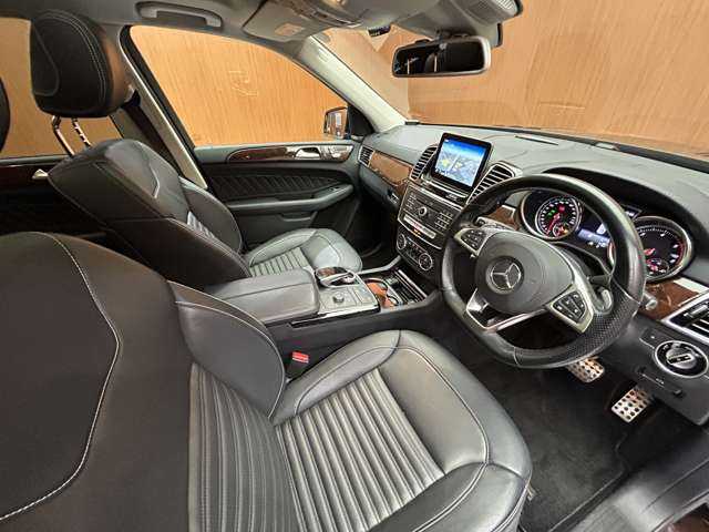 メルセデス・ベンツ ＧＬＳ３５０ｄ 4マチックスポーツ 千葉県 2018(平30)年 7.2万km オブシディアンブラック サンルーフ　/ｈａｒｍａｎｋａｒｄｏｎ　/黒革シート　/３６０°カメラ　/電動リアゲート　/パワーシート　/シートヒーター　/レーダーセーフティＰＫＧ　/キーレスゴー　/ＥＴＣ