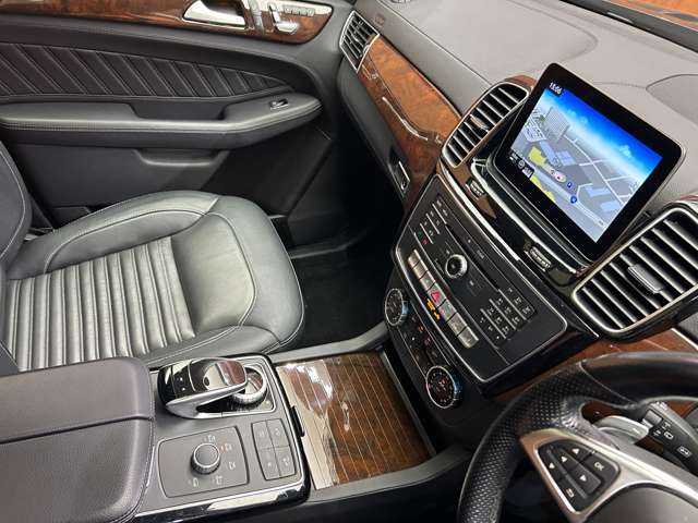 メルセデス・ベンツ ＧＬＳ３５０ｄ 4マチックスポーツ 千葉県 2018(平30)年 7.2万km オブシディアンブラック サンルーフ　/ｈａｒｍａｎｋａｒｄｏｎ　/黒革シート　/３６０°カメラ　/電動リアゲート　/パワーシート　/シートヒーター　/レーダーセーフティＰＫＧ　/キーレスゴー　/ＥＴＣ