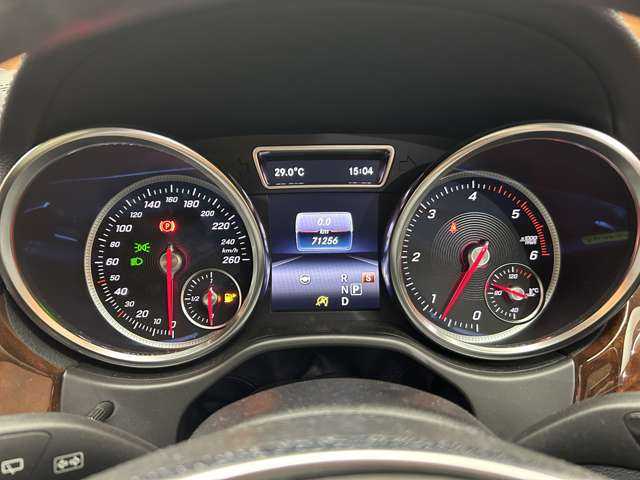 メルセデス・ベンツ ＧＬＳ３５０ｄ 4マチックスポーツ 千葉県 2018(平30)年 7.2万km オブシディアンブラック サンルーフ　/ｈａｒｍａｎｋａｒｄｏｎ　/黒革シート　/３６０°カメラ　/電動リアゲート　/パワーシート　/シートヒーター　/レーダーセーフティＰＫＧ　/キーレスゴー　/ＥＴＣ