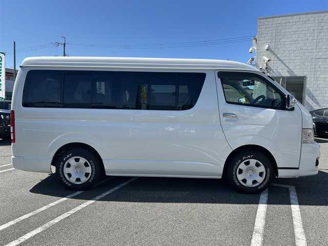 トヨタ ハイエース GL 奈良県 2013(平25)年 3.7万km ホワイトパールクリスタルシャイン インバーターDC電源/i seat ベッドキット/純正ディーラーナビ(VIE-X007W-8)/BT/CD/DVD//シンク付き/室内カーテン/社外後席モニター(ALPINE)/片側パワスラ/社外タイヤ(GEOLANDAR　X-AT)/バックカメラ/ETC/牽引フック/100V充電/オートLEDライト/三列シート/社外フロアマット(Vehicle)/取説・スペアキー付