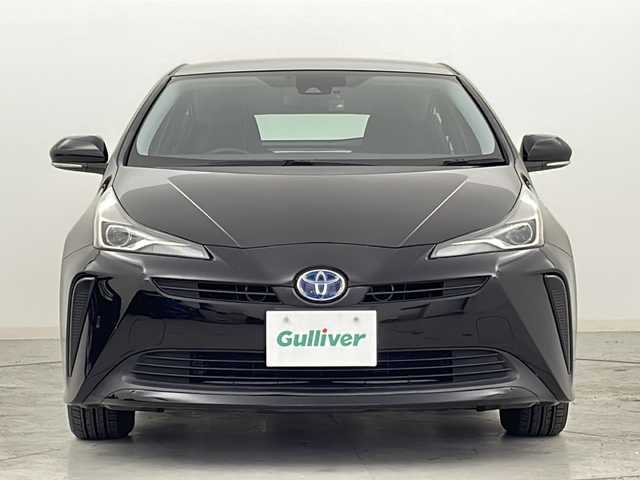 トヨタ プリウス S 宮城県 2019(令1)年 8万km アティチュードブラックマイカ 禁煙車/トヨタセーフティセンス/・プリクラッシュセーフティ/・レーンディパーチャーアラート/・オートマチックハイビーム/・レーダークルーズコントロール/社外7型ディスプレイオーディオ/・BT.AUX.USB.DVD/・AppleCarPlay.AndroidAuto/ビルトインETC/ドライブレコーダー/LEDヘッドライト/革巻きステアリング/ステアリングスイッチ/スマートキー/プッシュスタート/純正フロアマット/社外15インチアルミホイール/純正ドアバイザー/横滑り防止装置