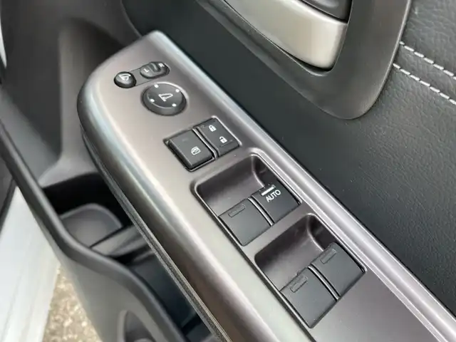 ホンダ フリード G ホンダセンシング 千葉県 2019(令1)年 3.7万km プラチナホワイトパール 純正SDナビ/(AM/FM/SD/DVD/BT/フルセグTV/AUX/iPod)/バックカメラ/前後ドライブレコーダー/衝突被害軽減システム/車線逸脱警報/クルーズコントロール/オートライト/ウィンカーミラー/電動格納ミラー/純正15インチAW/シートヒーター/シートリフター/プッシュスタート/スマートキー/フロアマット/ハーフレザーシート/両側パワースライドドア/横滑り防止装置/ETC/アイドリングストップ/LEDヘッドライト