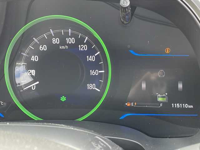 ホンダ シャトル ハイブリッド Z 青森県 2015(平27)年 11.6万km ティンテッドシルバーM 4WD/純正メモリナビ・フルセグTV/CD・DVD・Bluetooth・SD/バックカメラ/合皮コンビシート/前席シートヒーター/あんしんパッケージ/衝突軽減ブレーキ/クルーズコントロール/パドルシフト/ワイパーデアイサー/ビルトインETC/LEDヘッドライト/フォグランプ/純正16インチアルミ/ルーフレール/スマートキー/プッシュスタート