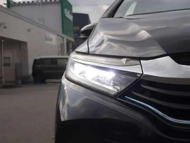 ホンダ シャトル ハイブリッド Z スタイルエディション 山形県 2016(平28)年 7.4万km クリスタルブラックパール 4WD/ワンオーナー/衝突被害軽減システム/純正SDナビ/　　【CD DVD BT フルセグ USB AUX】/バックカメラ/クルーズコントロール/LEDオートライト/ハーフレザー/シートヒーター/純正アルミ/ステアリングスイッチ/パドルシフト/電動格納ウィンカーミラー/フォグランプ/スマートキー/ＥＴＣ