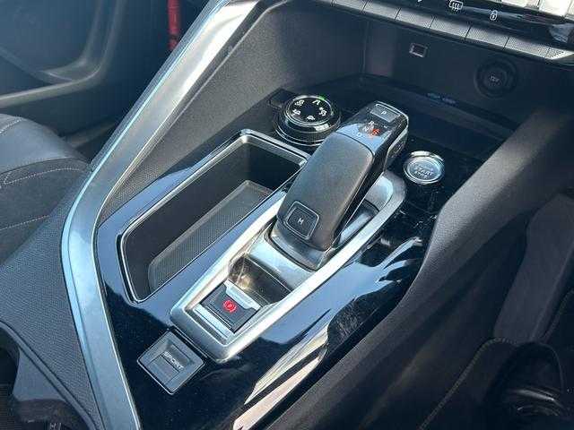 プジョー ５００８ GT ブルーHDi 埼玉県 2019(令1)年 4.8万km 黒 黒ハーフレザーシート /純正ナビ /リアモニター /アンビエンスライト /BSM /Apple Car Play /オートクルーズコントロール /全周囲カメラ /レーンキープアシスト /グリップコントロールシステム /パワーバックドア /ETC