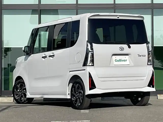 ダイハツ タント カスタム X 和歌山県 2023(令5)年 0.1千km シャイニングホワイトパール 純正7インチナビ（NSZN-W64T）/バックカメラ/フルセグTV/衝突軽減ブレーキ/レーンキープアシスト/前後コーナーセンサー/オートライト/両側パワスラ/シートヒーター/LEDヘッドライト/フォグランプ/電動パーキング/オートホールド/ステリモ/プッシュスタート