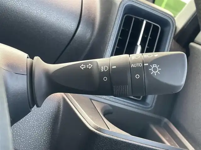 ダイハツ タント カスタム X 和歌山県 2023(令5)年 0.1千km シャイニングホワイトパール 純正7インチナビ（NSZN-W64T）/バックカメラ/フルセグTV/衝突軽減ブレーキ/レーンキープアシスト/前後コーナーセンサー/オートライト/両側パワスラ/シートヒーター/LEDヘッドライト/フォグランプ/電動パーキング/オートホールド/ステリモ/プッシュスタート