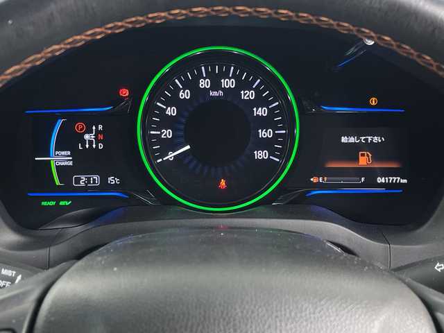 ホンダ ヴェゼル ハイブリッド Z 埼玉県 2015(平27)年 4.2万km ホワイトオーキッドパール 純正ナビ/(Bluetooth/USB/CD/DVD/AM/FM)/地デジワンセグ/バックカメラ/ETC/前方ドライブレコーダー/クルーズコントロール/運転席・助手席シートヒーター/パドルシフト/リアクティブフォースペダル/スポーツモード/衝突軽減ブレーキ/電子パーキングシステム/ブレーキホールド/ウィンカーミラー/フロントフォグランプ/プッシュスタート/ステアリングリモコン/純正ドアバイザー/純正17インチアルミホイール