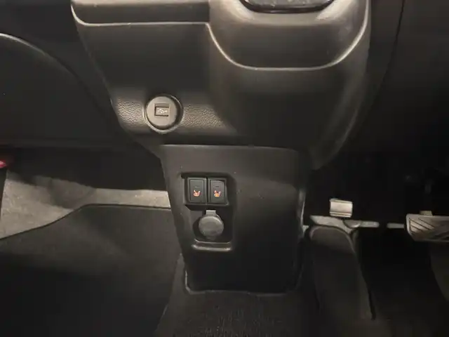 スズキ ハスラー Jスタイル 三重県 2022(令4)年 6.1万km クールカーキパールメタリック/ホワイト2トーンルーフ マイルドハイブリッド/FF/インパネCVT/【OP】純正 9インチナビ/（CD/DVD/FM/AM/Bluetooth/USB/iPod/SmartDeviceLink/Apple CarPlay/AndroidAuto）/【OP】全方位モニター/スズキセーフティサポート/・デュアルカメラブレーキサポート/・車線逸脱警報機能／ふらつき警報機能／車線逸脱抑制機能/・リヤパーキングセンサー/・標識認識機能（車両進入禁止、はみ出し通行禁止、最高速度、一時停止）/・先行車発進お知らせ機能/など/装備/・【OP】ルーフレール＆2トーンカラー/・ハーフレザーシート/・シートヒーター（D/N）/・オートエアコン/・オートライト/・LED ヘッドランプ＋フロントフォグランプ/・ハイビームアシスト/・ステアリングスイッチ/・プッシュスタート/・電動格納ドアミラー（ウインカーランプ付）/・純正15inAW/・保/取/ナビ取/・スマートキーx2（メカキー付属分のみ）/など