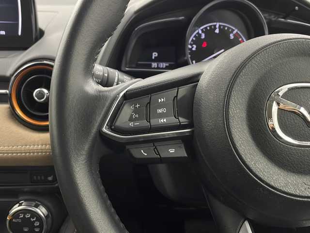 マツダ デミオ XDテーラードブラウン 栃木県 2018(平30)年 4万km エターナルブルーマイカ 純正ナビ/（FM/AM/BT/TV/CD/DVD）/マツダセーフティセンス/・衝突軽減ブレーキ/・レーンキープアシスト/・横滑り防止/・クルーズコントロール/全方位カメラ/ETC2.0/ターボ/純正アルミホイール/オートＬＥＤヘッドライト/パドルシフト/シートヒーター（運転席・助手席）/ドライブレコーダー/プッシュスタート/スペアスマートキー