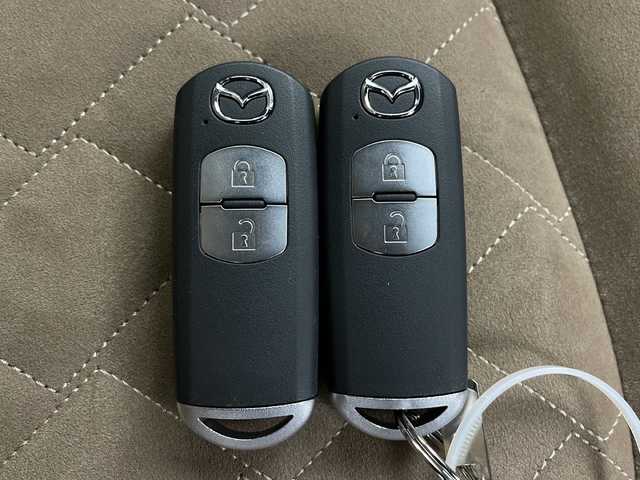 マツダ デミオ XDテーラードブラウン 栃木県 2018(平30)年 4万km エターナルブルーマイカ 純正ナビ/（FM/AM/BT/TV/CD/DVD）/マツダセーフティセンス/・衝突軽減ブレーキ/・レーンキープアシスト/・横滑り防止/・クルーズコントロール/全方位カメラ/ETC2.0/ターボ/純正アルミホイール/オートＬＥＤヘッドライト/パドルシフト/シートヒーター（運転席・助手席）/ドライブレコーダー/プッシュスタート/スペアスマートキー