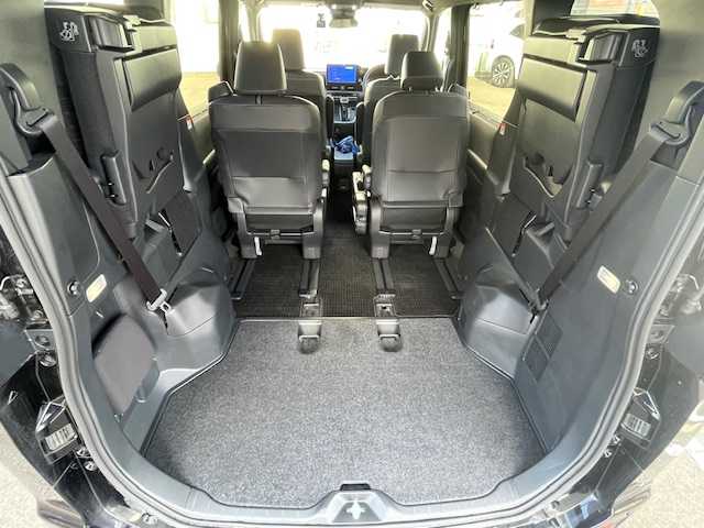 トヨタ ノア ハイブリッド S－Z 青森県 2024(令6)年 1.4万km アティチュードブラックマイカ ワンオーナー/ハーフレザーシート/トヨタセーフティーセンス/・プリクラッシュセーフティ/・アダプティブクルーズコントール/・オートマチックハイビーム/寒冷地仕様/バックカメラ/純正ディスプレイオーディオ/(ナビ/BT/フルセグ/ラジオ/HDMI)/ドライブレコーダー(前後)/AC100V/前席シートヒーター/両側パワースライドドア/LEDヘッドライト/スペアキー/TVキャンセラー/ビルトインETC2.0/205/60/16純正AW付夏タイヤ積込み/新車時保証書/取扱説明書