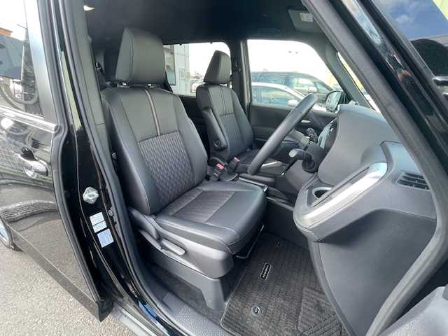 トヨタ ノア ハイブリッド S－Z 青森県 2024(令6)年 1.4万km アティチュードブラックマイカ ワンオーナー/ハーフレザーシート/トヨタセーフティーセンス/・プリクラッシュセーフティ/・アダプティブクルーズコントール/・オートマチックハイビーム/寒冷地仕様/バックカメラ/純正ディスプレイオーディオ/(ナビ/BT/フルセグ/ラジオ/HDMI)/ドライブレコーダー(前後)/AC100V/前席シートヒーター/両側パワースライドドア/LEDヘッドライト/スペアキー/TVキャンセラー/ビルトインETC2.0/205/60/16純正AW付夏タイヤ積込み/新車時保証書/取扱説明書