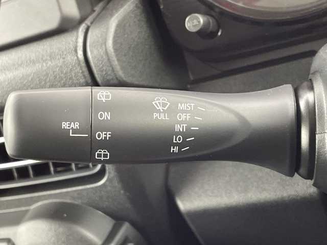 スズキ ジムニー XC 大阪府 2025(令7)年 0.1千km ジャングルグリーン 届出済未使用車/スズキセーフティサポート/　・デュアルセンサーブレーキサポート/　・誤発進抑制機能/　・車線逸脱警報機能/　・ふらつき警報機能/　・先行車発進お知らせ機能/　・ハイビームアシスト/　・横滑り防止機能/レーダークルーズコントロール/LEDヘッドライト/フォグランプ/オートライト/純正16インチアルミホイール/ダウンヒルアシストコントロール/コーナーセンサー/革巻きステアリング/スマートキー