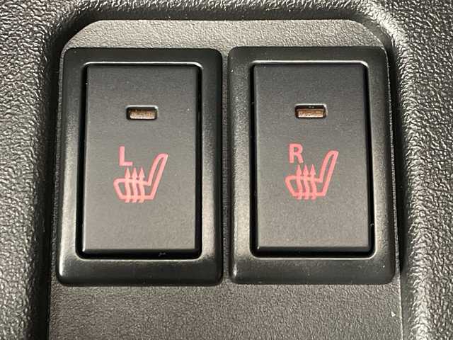 スズキ ジムニー XC 大阪府 2025(令7)年 0.1千km ジャングルグリーン 届出済未使用車/スズキセーフティサポート/　・デュアルセンサーブレーキサポート/　・誤発進抑制機能/　・車線逸脱警報機能/　・ふらつき警報機能/　・先行車発進お知らせ機能/　・ハイビームアシスト/　・横滑り防止機能/レーダークルーズコントロール/LEDヘッドライト/フォグランプ/オートライト/純正16インチアルミホイール/ダウンヒルアシストコントロール/コーナーセンサー/革巻きステアリング/スマートキー