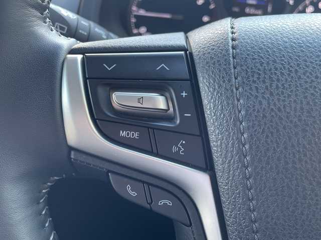 トヨタ ランドクルーザー プラド TX Lパッケージ 神奈川県 2023(令5)年 1.1万km ブラック ワンオーナー/プッシュスタート/ビルトインETC2.0/4WD/純正ナビ/Bluetooth接続/AM/FM/地デジTV/クリアランスソナー/アラウンドビューモニター/レーダークルーズコントロール/プリクラッシュ/車線逸脱防止装置/横滑り防止装置/D.N席パワーシート/D.N席シートヒーター、クーラー/オートライト、ハイビーム/LEDライト、フォグライト/サンルーフ/電動格納ミラー