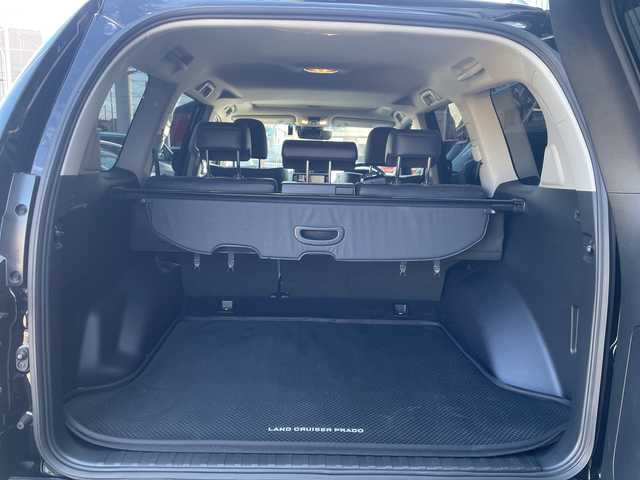 トヨタ ランドクルーザー プラド TX Lパッケージ 神奈川県 2023(令5)年 1.1万km ブラック ワンオーナー/プッシュスタート/ビルトインETC2.0/4WD/純正ナビ/Bluetooth接続/AM/FM/地デジTV/クリアランスソナー/アラウンドビューモニター/レーダークルーズコントロール/プリクラッシュ/車線逸脱防止装置/横滑り防止装置/D.N席パワーシート/D.N席シートヒーター、クーラー/オートライト、ハイビーム/LEDライト、フォグライト/サンルーフ/電動格納ミラー