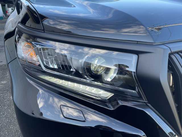 トヨタ ランドクルーザー プラド TX Lパッケージ 神奈川県 2023(令5)年 1.1万km ブラック ワンオーナー/プッシュスタート/ビルトインETC2.0/4WD/純正ナビ/Bluetooth接続/AM/FM/地デジTV/クリアランスソナー/アラウンドビューモニター/レーダークルーズコントロール/プリクラッシュ/車線逸脱防止装置/横滑り防止装置/D.N席パワーシート/D.N席シートヒーター、クーラー/オートライト、ハイビーム/LEDライト、フォグライト/サンルーフ/電動格納ミラー
