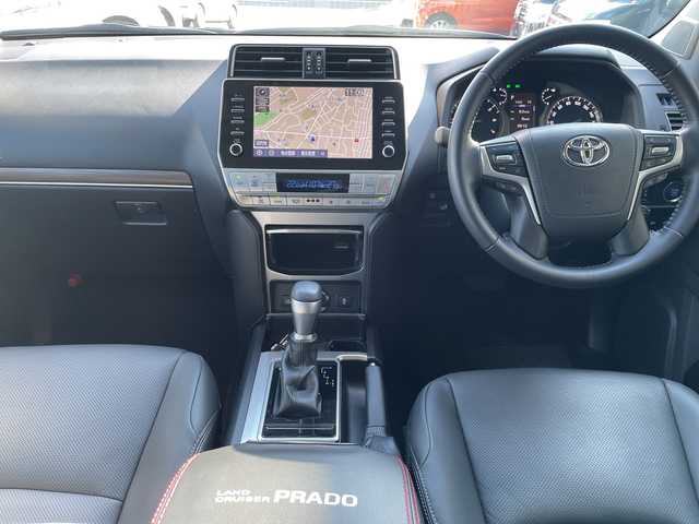 トヨタ ランドクルーザー プラド TX Lパッケージ 神奈川県 2023(令5)年 1.1万km ブラック ワンオーナー/プッシュスタート/ビルトインETC2.0/4WD/純正ナビ/Bluetooth接続/AM/FM/地デジTV/クリアランスソナー/アラウンドビューモニター/レーダークルーズコントロール/プリクラッシュ/車線逸脱防止装置/横滑り防止装置/D.N席パワーシート/D.N席シートヒーター、クーラー/オートライト、ハイビーム/LEDライト、フォグライト/サンルーフ/電動格納ミラー