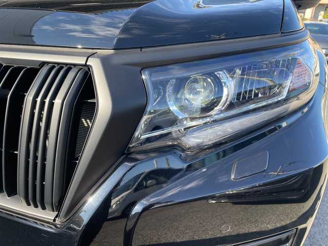 トヨタ ランドクルーザー プラド TX Lパッケージ 神奈川県 2023(令5)年 1.1万km ブラック ワンオーナー/プッシュスタート/ビルトインETC2.0/4WD/純正ナビ/Bluetooth接続/AM/FM/地デジTV/クリアランスソナー/アラウンドビューモニター/レーダークルーズコントロール/プリクラッシュ/車線逸脱防止装置/横滑り防止装置/D.N席パワーシート/D.N席シートヒーター、クーラー/オートライト、ハイビーム/LEDライト、フォグライト/サンルーフ/電動格納ミラー