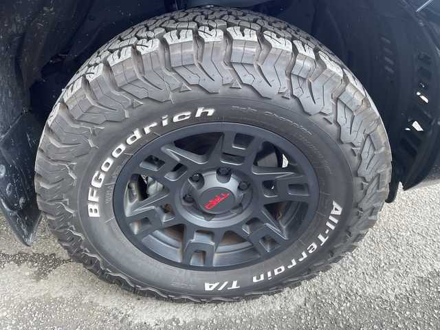 トヨタ ランドクルーザー プラド TX Lパッケージ 神奈川県 2023(令5)年 1.1万km ブラック ワンオーナー/プッシュスタート/ビルトインETC2.0/4WD/純正ナビ/Bluetooth接続/AM/FM/地デジTV/クリアランスソナー/アラウンドビューモニター/レーダークルーズコントロール/プリクラッシュ/車線逸脱防止装置/横滑り防止装置/D.N席パワーシート/D.N席シートヒーター、クーラー/オートライト、ハイビーム/LEDライト、フォグライト/サンルーフ/電動格納ミラー