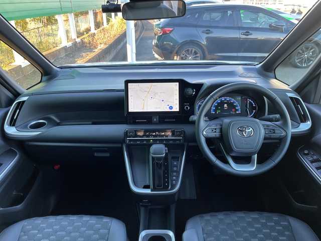 トヨタ ヴォクシー ハイブリッド S－Z 茨城県 2025(令7)年 1.2万km ホワイトパールクリスタルシャイン 10型ディスプレイオーディオナビ/Bluetooth接続/HDMI/フルセグTV/バックカメラ/レーダークルーズコントロール/クリアランスソナー/ドライブレコーダー/ビルトインETC2.0/ハーフレザーシート/シートヒーター/両側パワースライドドア/横滑り防止装置/衝突軽減システム/コーナーセンサー/オートライト/オートマチックハイビーム/LEDヘッドライト/純正17インチアルミホイール/純正フロアマット/100V充電/スマートキー/プッシュスタート