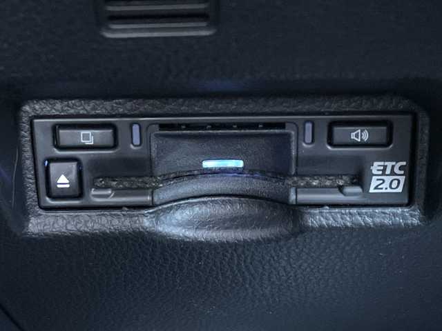 トヨタ ヴォクシー ハイブリッド S－Z 茨城県 2025(令7)年 1.2万km ホワイトパールクリスタルシャイン 10型ディスプレイオーディオナビ/Bluetooth接続/HDMI/フルセグTV/バックカメラ/レーダークルーズコントロール/クリアランスソナー/ドライブレコーダー/ビルトインETC2.0/ハーフレザーシート/シートヒーター/両側パワースライドドア/横滑り防止装置/衝突軽減システム/コーナーセンサー/オートライト/オートマチックハイビーム/LEDヘッドライト/純正17インチアルミホイール/純正フロアマット/100V充電/スマートキー/プッシュスタート