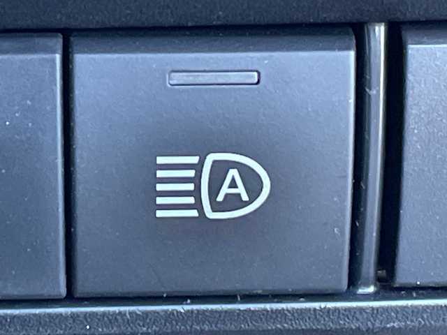 トヨタ ヴォクシー ハイブリッド S－Z 茨城県 2025(令7)年 1.2万km ホワイトパールクリスタルシャイン 10型ディスプレイオーディオナビ/Bluetooth接続/HDMI/フルセグTV/バックカメラ/レーダークルーズコントロール/クリアランスソナー/ドライブレコーダー/ビルトインETC2.0/ハーフレザーシート/シートヒーター/両側パワースライドドア/横滑り防止装置/衝突軽減システム/コーナーセンサー/オートライト/オートマチックハイビーム/LEDヘッドライト/純正17インチアルミホイール/純正フロアマット/100V充電/スマートキー/プッシュスタート