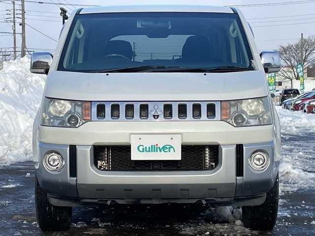 三菱 デリカＤ：５ シャモニー 道央・札幌 2012(平24)年 8.2万km ウォームホワイトP/クールシルバー ４WD/ワンオーナー/純正ディーラーOPナビ/CD/DVD/フルセグ/横滑り防止装置/クルーズコントロール/バック/フロント/サイドカメラ/ビルトインETC/両側パワースライドドア/D席パワーシート/前席シートヒーター/革巻きウッドコンビステアリング/ステアリングリモコン/パドルシフト/スマートキー/キーレスエントリー/HIDヘッドライト/オートライト/フォグランプ/電動格納ミラー/ウィンカーミラー/純正フロアマット/ドアバイザー