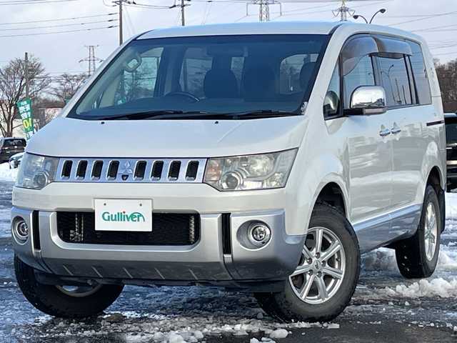 三菱 デリカＤ：５ シャモニー 道央・札幌 2012(平24)年 8.2万km ウォームホワイトP/クールシルバー ４WD/ワンオーナー/純正ディーラーOPナビ/CD/DVD/フルセグ/横滑り防止装置/クルーズコントロール/バック/フロント/サイドカメラ/ビルトインETC/両側パワースライドドア/D席パワーシート/前席シートヒーター/革巻きウッドコンビステアリング/ステアリングリモコン/パドルシフト/スマートキー/キーレスエントリー/HIDヘッドライト/オートライト/フォグランプ/電動格納ミラー/ウィンカーミラー/純正フロアマット/ドアバイザー