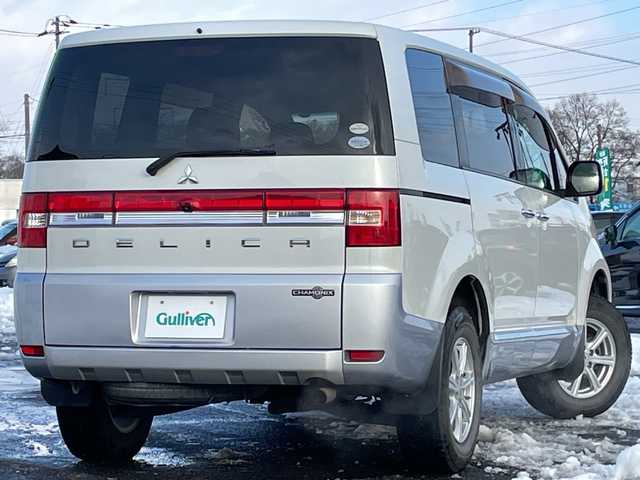 三菱 デリカＤ：５ シャモニー 道央・札幌 2012(平24)年 8.2万km ウォームホワイトP/クールシルバー ４WD/ワンオーナー/純正ディーラーOPナビ/CD/DVD/フルセグ/横滑り防止装置/クルーズコントロール/バック/フロント/サイドカメラ/ビルトインETC/両側パワースライドドア/D席パワーシート/前席シートヒーター/革巻きウッドコンビステアリング/ステアリングリモコン/パドルシフト/スマートキー/キーレスエントリー/HIDヘッドライト/オートライト/フォグランプ/電動格納ミラー/ウィンカーミラー/純正フロアマット/ドアバイザー