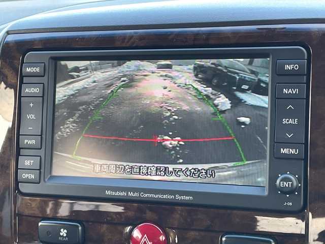 三菱 デリカＤ：５ シャモニー 道央・札幌 2012(平24)年 8.2万km ウォームホワイトP/クールシルバー ４WD/ワンオーナー/純正ディーラーOPナビ/CD/DVD/フルセグ/横滑り防止装置/クルーズコントロール/バック/フロント/サイドカメラ/ビルトインETC/両側パワースライドドア/D席パワーシート/前席シートヒーター/革巻きウッドコンビステアリング/ステアリングリモコン/パドルシフト/スマートキー/キーレスエントリー/HIDヘッドライト/オートライト/フォグランプ/電動格納ミラー/ウィンカーミラー/純正フロアマット/ドアバイザー