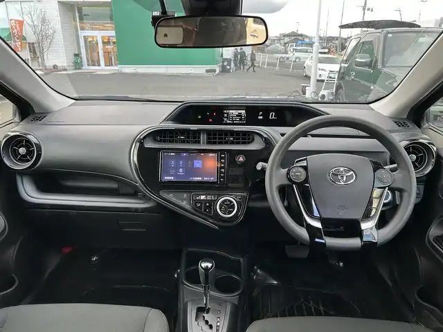 トヨタ アクア S スタイルブラック 宮城県 2019(平31)年 1.9万km ダークブルーマイカ セーフティセンス/・プリクラッシュセーフティ/・レーンディパーチャーアラート/・オートマチックハイビーム/先行車発進告知機能/インテリジェントクリアランスソナー（パーキングサポートブレーキ付）/純正ナビ（NSZT-W68T）/・CD/DVD/・Bluetooth/・フルセグTV/バックカメラ/ドライブレコーダー/ビルトインETC/オートライト/ステアリングスイッチ/スマートキー＆プッシュスタート/スペアキー1本/電動格納ミラー/Wエアバッグ