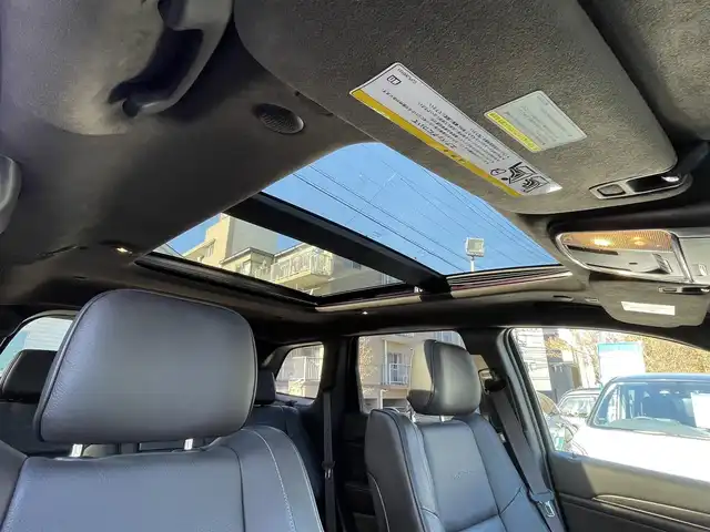 クライスラー・ジープ ジープ グランドチェロキー サミット 埼玉県 2017(平29)年 8.3万km パール サンルーフ/レザーシート/シートヒーター＆エアシート/純正ナビTV/バックカメラ/ハーマンカードンスピーカー/パワーバックドア/クリアランスソナー/LEDヘッドライト/純正２０インチアルミ/アクティブクルーズコントロール/アクティブパークセンス/衝突軽減ブレーキ/ステアリングヒーター/Fドラレコ/プッシュスタート/スマートキー/保証書付整備手帳/取扱説明書