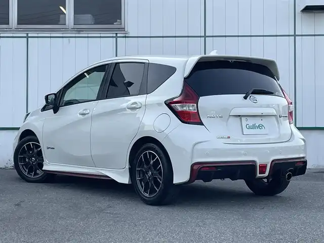日産 ノート e－パワー ニスモ 山梨県 2017(平29)年 7万km ブリリアントホワイトパール 純正SDナビ（MM516D-W）/純正CD/DVD/Bluetooth接続/フルセグTV/アラウンドビューモニター/ETC/ドライブレコーダー/レーダー探知機/エマージェンシーブレーキ/レーンキープアシスト/スマートキー/コーナーセンサー