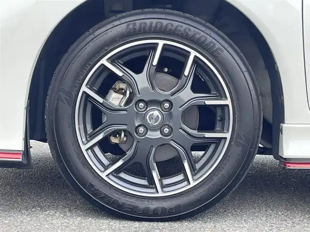 日産 ノート e－パワー ニスモ 山梨県 2017(平29)年 7万km ブリリアントホワイトパール 純正SDナビ（MM516D-W）/純正CD/DVD/Bluetooth接続/フルセグTV/アラウンドビューモニター/ETC/ドライブレコーダー/レーダー探知機/エマージェンシーブレーキ/レーンキープアシスト/スマートキー/コーナーセンサー