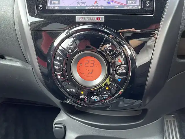 日産 ノート e－パワー ニスモ 山梨県 2017(平29)年 7万km ブリリアントホワイトパール 純正SDナビ（MM516D-W）/純正CD/DVD/Bluetooth接続/フルセグTV/アラウンドビューモニター/ETC/ドライブレコーダー/レーダー探知機/エマージェンシーブレーキ/レーンキープアシスト/スマートキー/コーナーセンサー