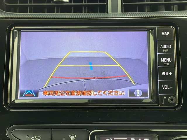 トヨタ アクア S スタイルブラック 宮城県 2021(令3)年 5.7万km ホワイトパールクリスタルシャイン Toyota Safety Sense C	/・プリクラッシュセーフティ	/・レーンディパーチャーアラート	/・オートマチックハイビーム	/・クリアランスソナー/パノラミックビューモニター/バックカメラ/純正7型ナビ　地図SD無/・BT.AUX/フルセグTV/ビルトインETC/LEDヘッドライト/ステアリングスイッチ/プッシュスタート/スマートキー×2/純正フロアマット/純正ホイールキャップ/横滑り防止装置/アイドリングストップ