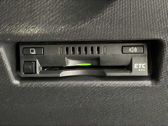 トヨタ アクア S スタイルブラック 宮城県 2021(令3)年 5.7万km ホワイトパールクリスタルシャイン Toyota Safety Sense C	/・プリクラッシュセーフティ	/・レーンディパーチャーアラート	/・オートマチックハイビーム	/・クリアランスソナー/パノラミックビューモニター/バックカメラ/純正7型ナビ　地図SD無/・BT.AUX/フルセグTV/ビルトインETC/LEDヘッドライト/ステアリングスイッチ/プッシュスタート/スマートキー×2/純正フロアマット/純正ホイールキャップ/横滑り防止装置/アイドリングストップ