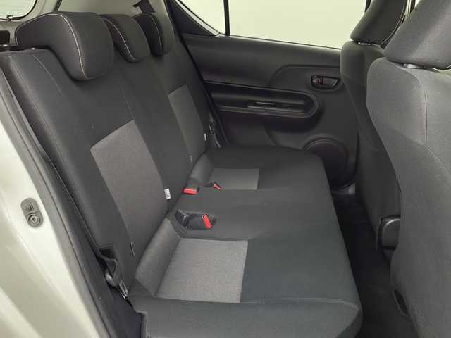 トヨタ アクア S スタイルブラック 宮城県 2021(令3)年 5.7万km ホワイトパールクリスタルシャイン Toyota Safety Sense C	/・プリクラッシュセーフティ	/・レーンディパーチャーアラート	/・オートマチックハイビーム	/・クリアランスソナー/パノラミックビューモニター/バックカメラ/純正7型ナビ　地図SD無/・BT.AUX/フルセグTV/ビルトインETC/LEDヘッドライト/ステアリングスイッチ/プッシュスタート/スマートキー×2/純正フロアマット/純正ホイールキャップ/横滑り防止装置/アイドリングストップ