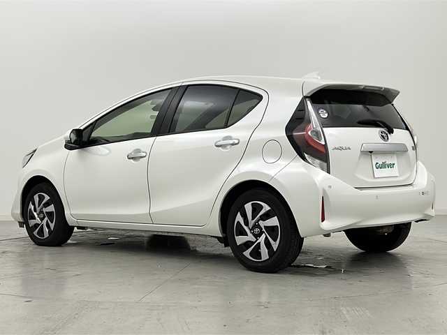 トヨタ アクア S スタイルブラック 宮城県 2021(令3)年 5.7万km ホワイトパールクリスタルシャイン Toyota Safety Sense C	/・プリクラッシュセーフティ	/・レーンディパーチャーアラート	/・オートマチックハイビーム	/・クリアランスソナー/パノラミックビューモニター/バックカメラ/純正7型ナビ　地図SD無/・BT.AUX/フルセグTV/ビルトインETC/LEDヘッドライト/ステアリングスイッチ/プッシュスタート/スマートキー×2/純正フロアマット/純正ホイールキャップ/横滑り防止装置/アイドリングストップ