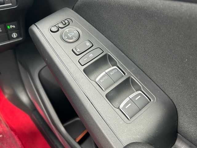 ホンダ シビック タイプR 千葉県 2025(令7)年 0.2万km チャンピオンシップホワイト 登録時走行距離1213Km/ワンオーナー/AppleCarPlay/Andoroid Auto/ホンダコネクトディスプレー/フルセグTV/バックカメラ/Bluetooth/USB接続/ナビ連動型ETC2.0/衝突被害軽減システム/先行者発進のお知らせ/レーンキープアシスト/ブラインドスポットシステム/コーナーセンサー/標識認識機能/純正19インチアルミホイール/純正フロアマット