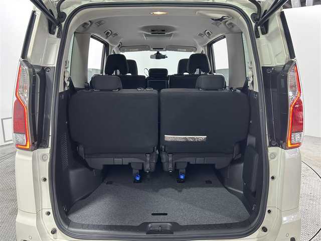 日産 セレナ ハイウェイスター プロパイロットED 大阪府 2017(平29)年 3.9万km ブリリアントホワイトパール ProPILOT 純正ナビ(フルセグ/DVD再生/Blu-ray/Bluetooth) バックカメラ 後席モニター ETC 両側パワースライドドア 衝突軽減 レーダークルコン クリアランスソナー